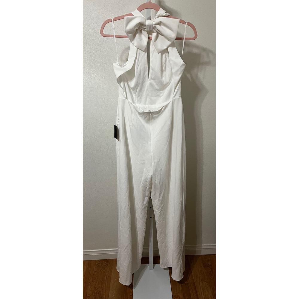 NWT Lulus Striking Elegance White Cutout Backless Halter Jumpsuit Medium - Picture 11 of 12
